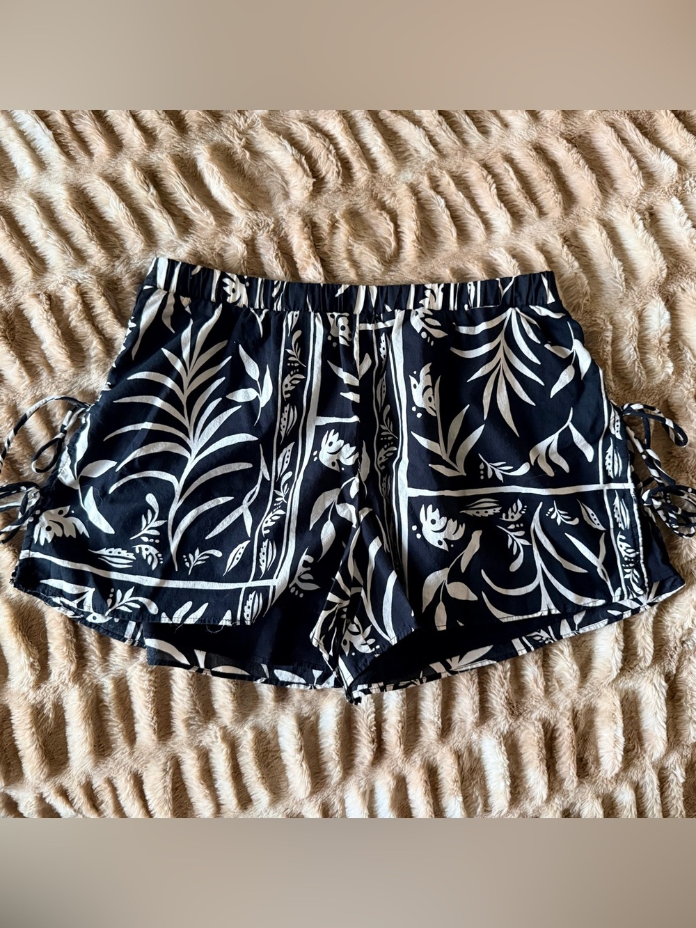 Black & White Printed Women’s Shorts
